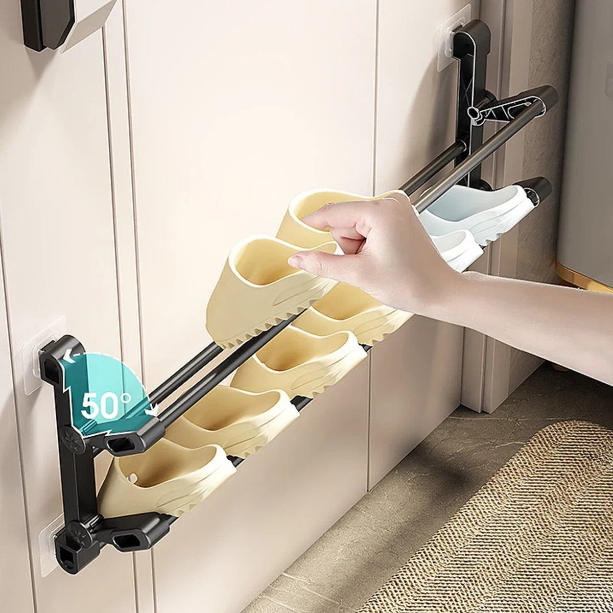 Wandmontiertes Schuhregal mit Drainagesystem